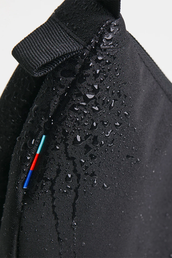 Moon Bag Large (Monochrome) | Black - Thumbnail Image Number 4 of 4