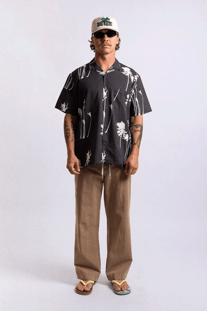 Hurricane Palm Stretch Buttonup | Black - Thumbnail Image Number 1 of 2

