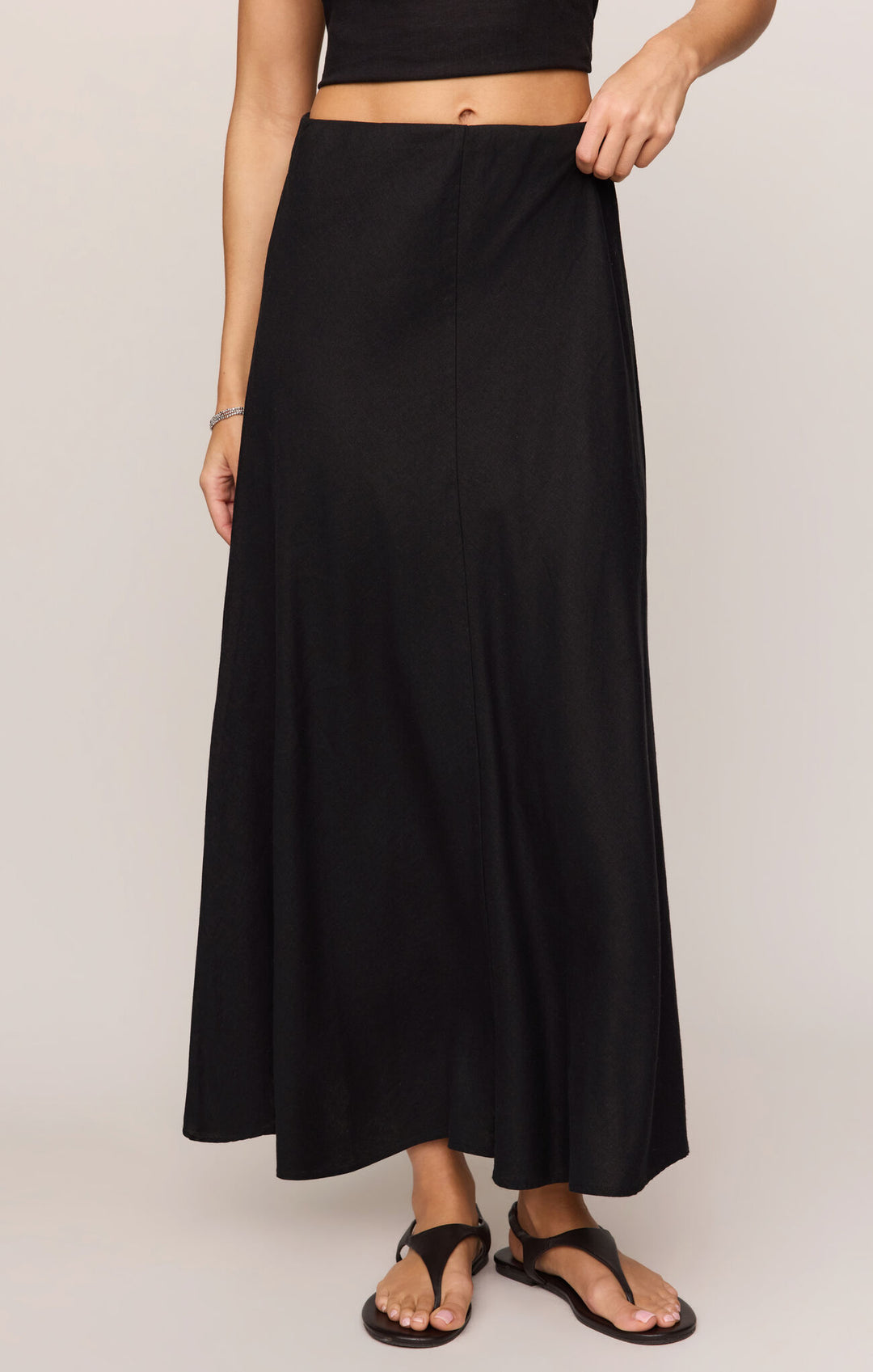 Meryl Skirt | Black - Visual Media Number 2 of 3