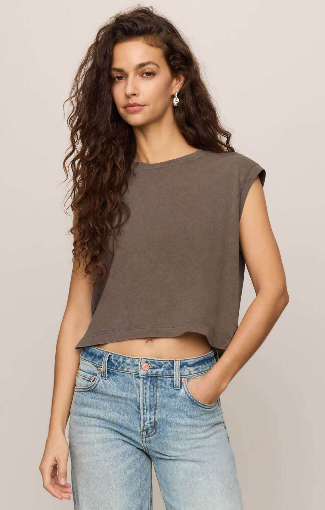 Flex Sleeveless Tee | Pebble Coast - Visual Media Number 1 of 2