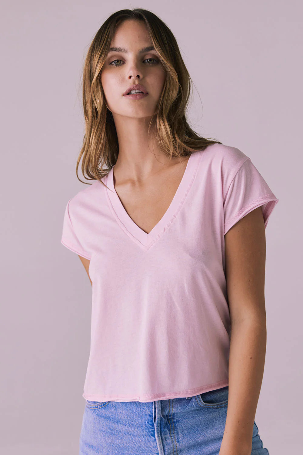 Gator V Neck Tee | Nose Pink - Visual Media Number 1 of 3