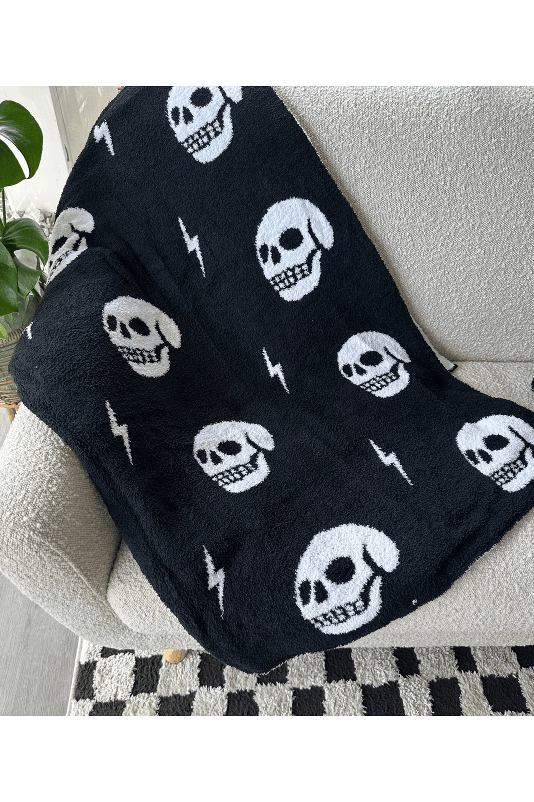 Skull & Bolt Luxe Home Blanket | Black and White - Visual Media Number 1 of 2