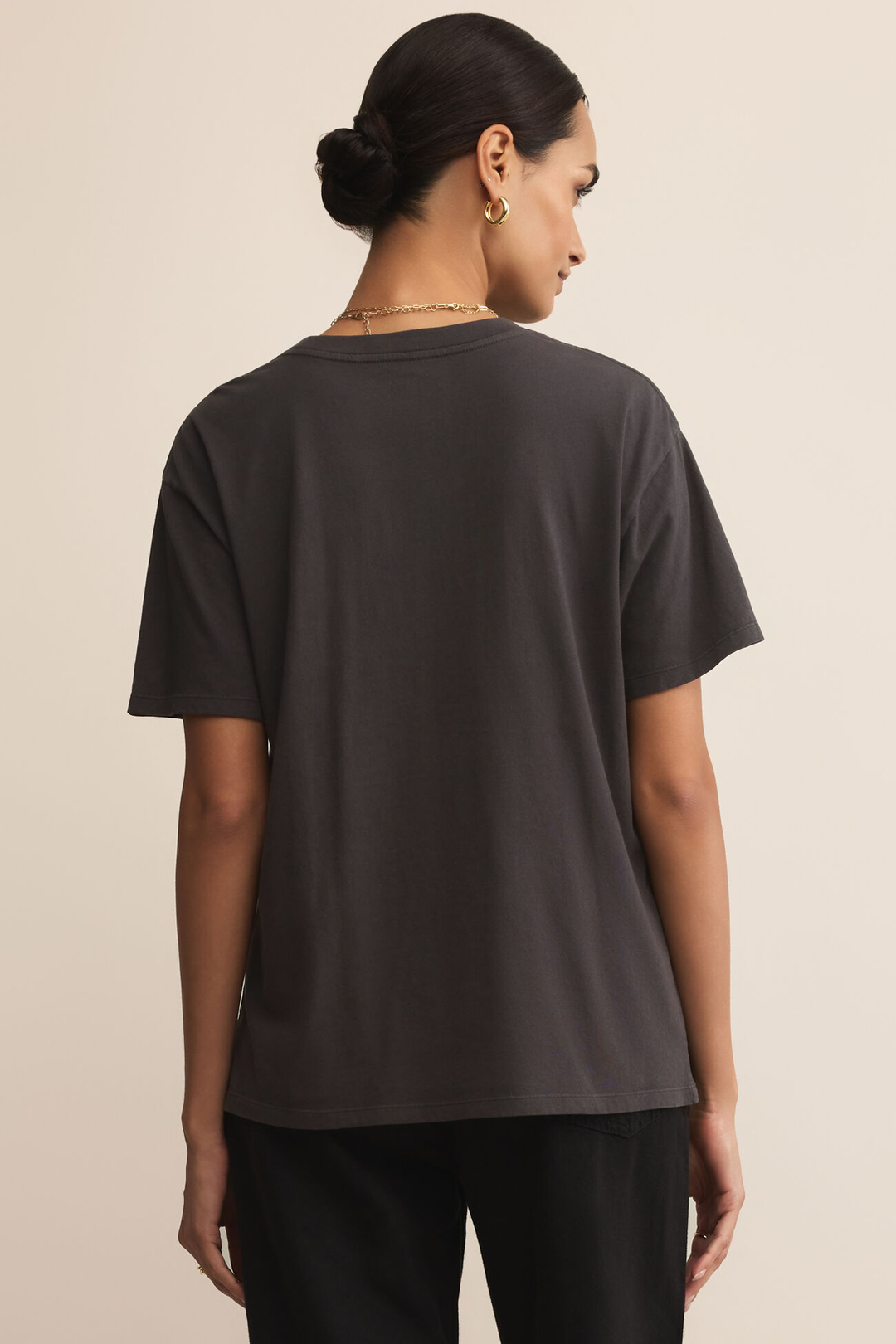 Mistletoe Boyfriend Tee | Black Sand - Visual Media Number 3 of 3