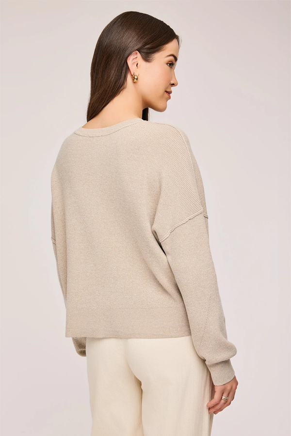 Echo Pullover | Heather Sand - Visual Media Number 2 of 3