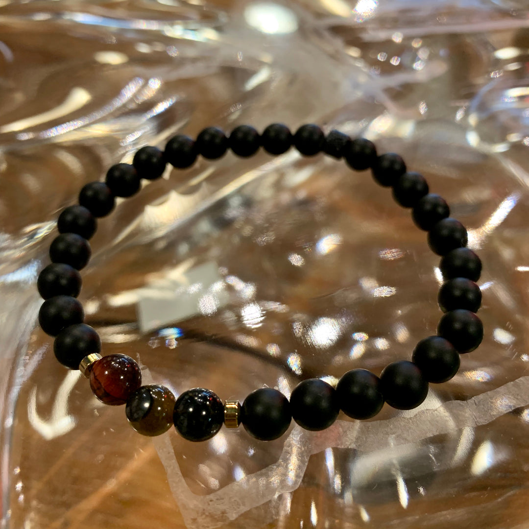 Turbine Bracelet / Mixed Tigers Eye + Onyx - Visual Media Number 1 of 1