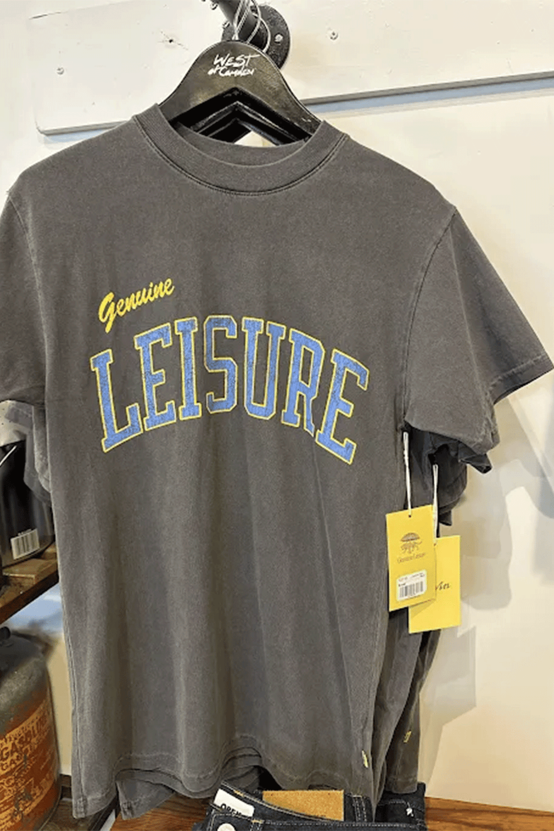 Leisure Tee | Black - Visual Media Number 1 of 1