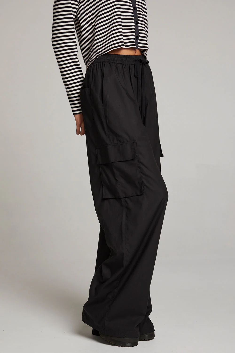 Iris Trouser | Licorice - Visual Media Number 2 of 3