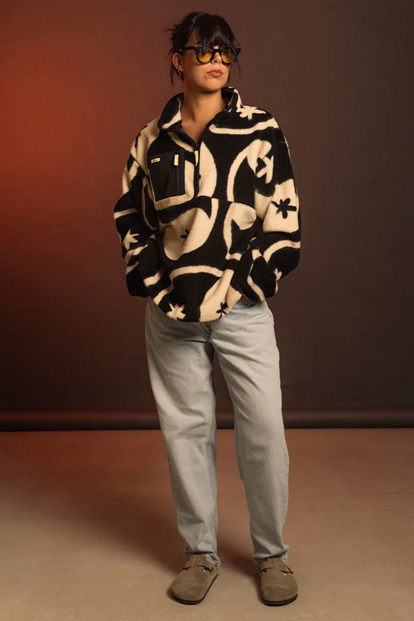 Yin Yang Sherpa | Black - Thumbnail Image Number 2 of 4
