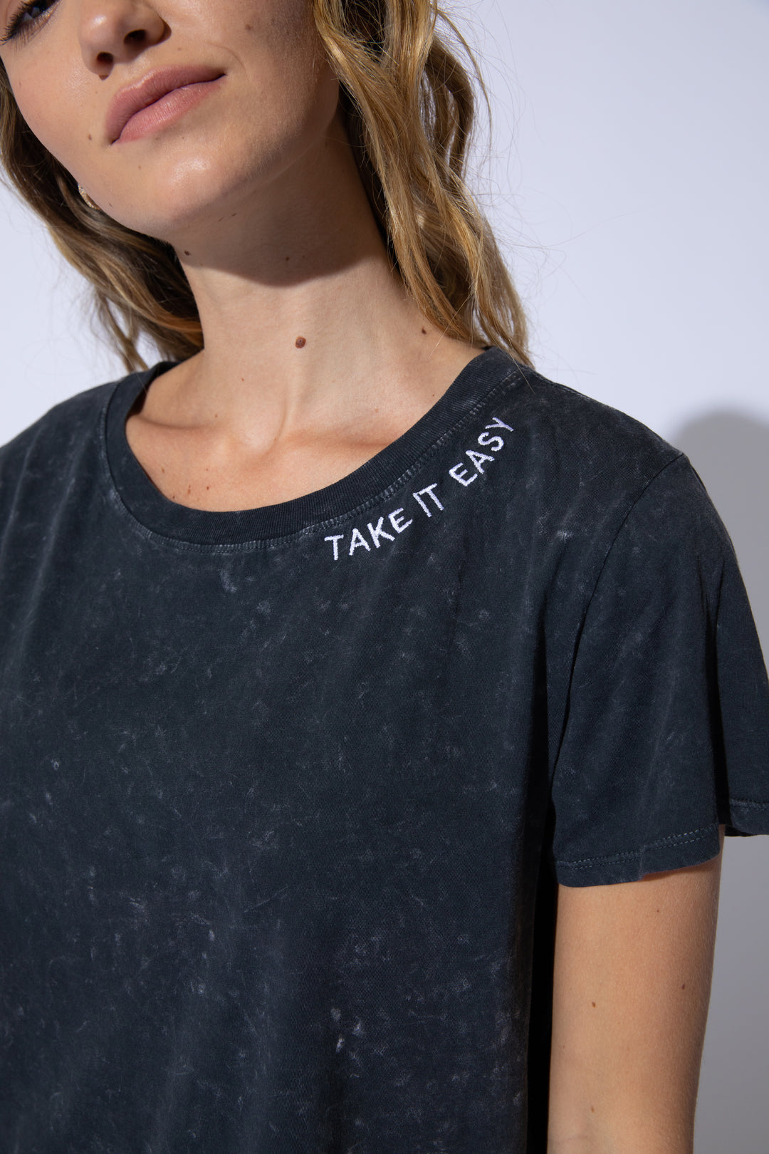 Take It Easy Dylan Tee | Mineral Black - Visual Media Number 1 of 2